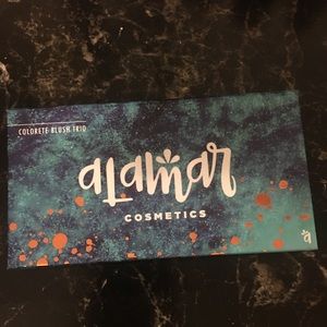 Alamar cosmetics blush trio palette ! Brand new !!